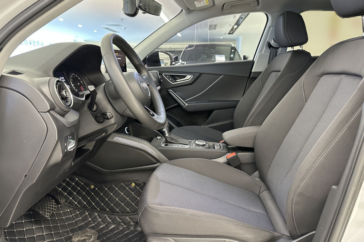 奥迪Q2L 2018款 35 TFSI 上市专享版 国VI中控内饰7007