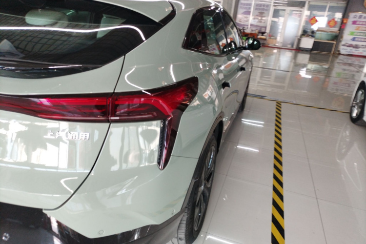 别克E4 2023款 GS版车身外观9