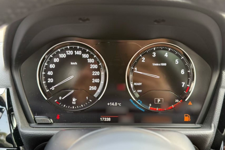 宝马1系 2022款 120i M运动曜夜版中控内饰7005