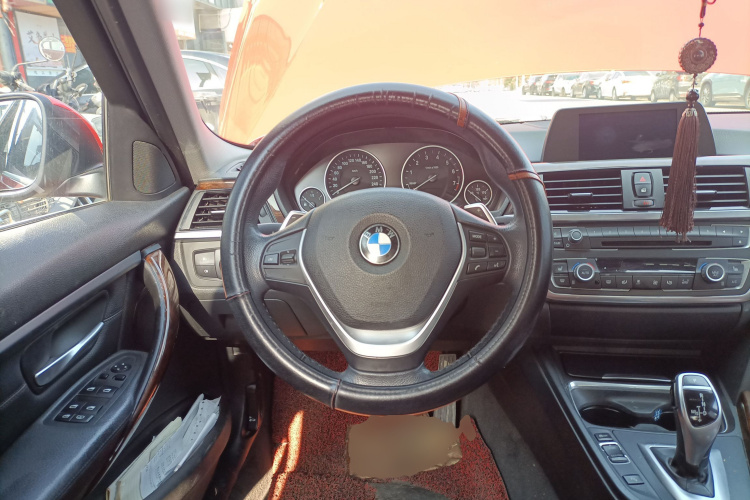 宝马3系 2014款 320Li 豪华设计套装中控内饰13