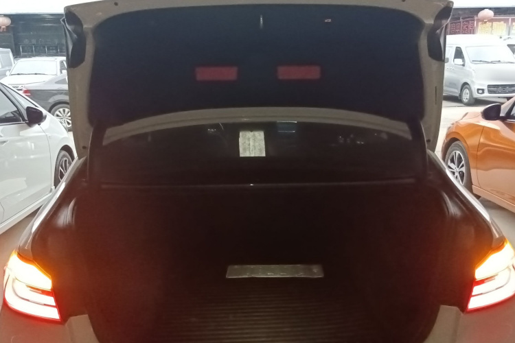 宝马5系 2019款 525Li 豪华套装局部细节23