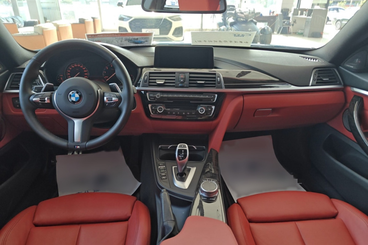 宝马4系 2019款 430i Gran Coupe M运动曜夜版中控内饰7003