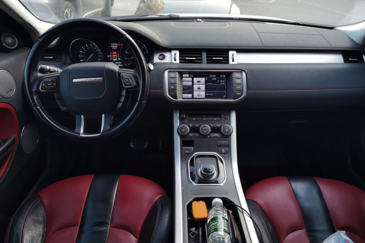 路虎 揽胜极光(进口) 2013款 2.0T 5门耀动版中控内饰7002