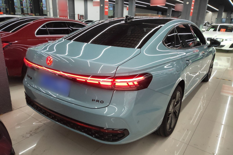 大众 帕萨特 2025款 Pro 380TSI 星空龙尊版车身外观6005