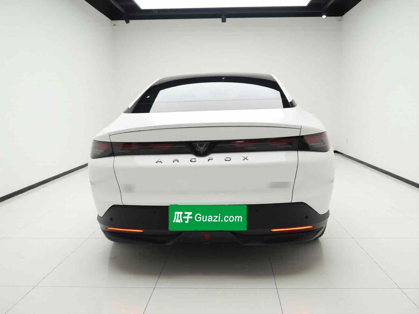 ARCFOX极狐 极狐 阿尔法S5 2025款 560PRO 185kW(4)