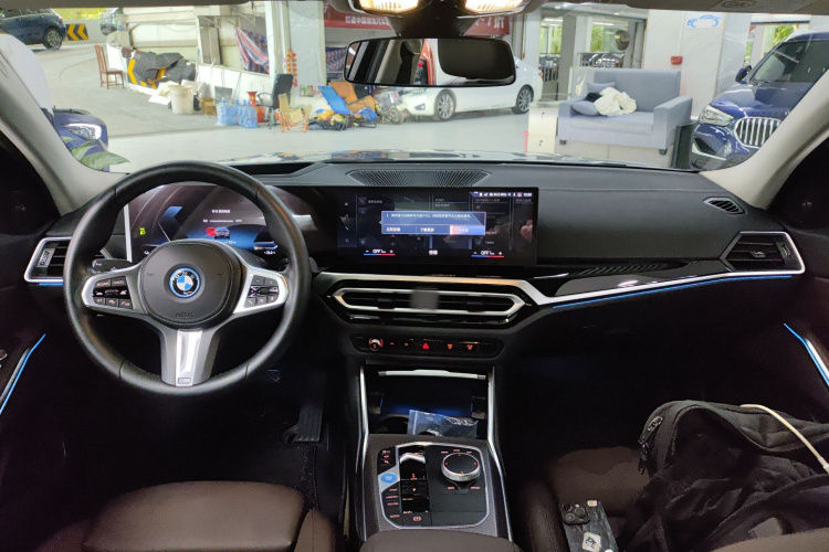 宝马i3 2023款 eDrive 40 L 曜夜运动套装中控内饰12