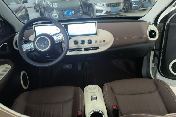 五菱汽车 五菱缤果 2023款 333km 灵犀互联款中控内饰12