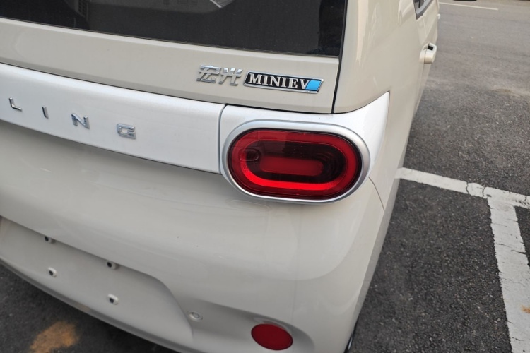 五菱汽车 宏光MINIEV 2024款 第三代 215km 青春版车身外观9