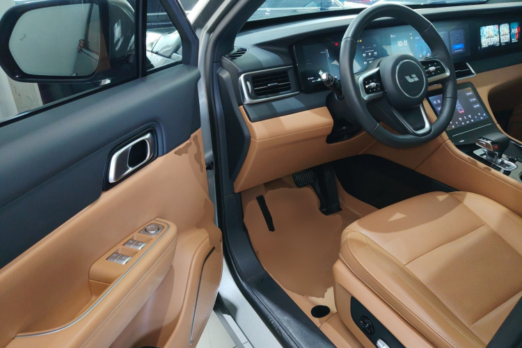 理想汽车 理想ONE 2021款 增程6座版中控内饰20