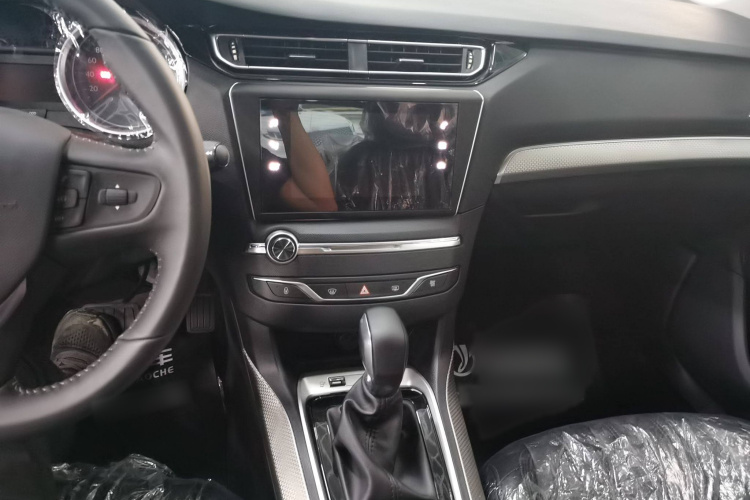 标致408 2019款 230THP 自动豪华版 国V中控内饰7003