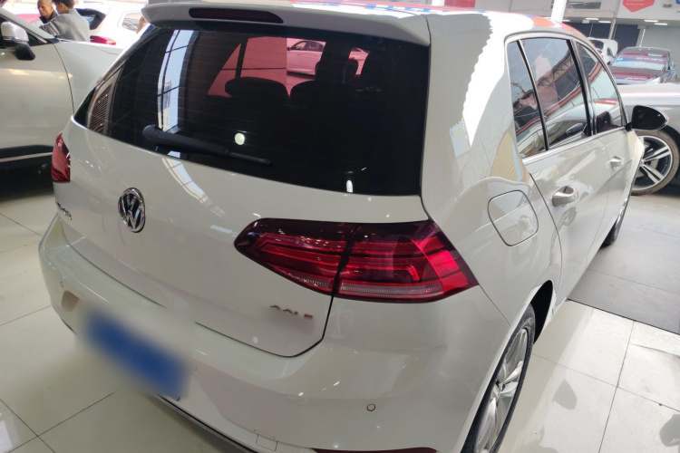 大众 高尔夫 2018款 230TSI 自动舒适型车身外观7