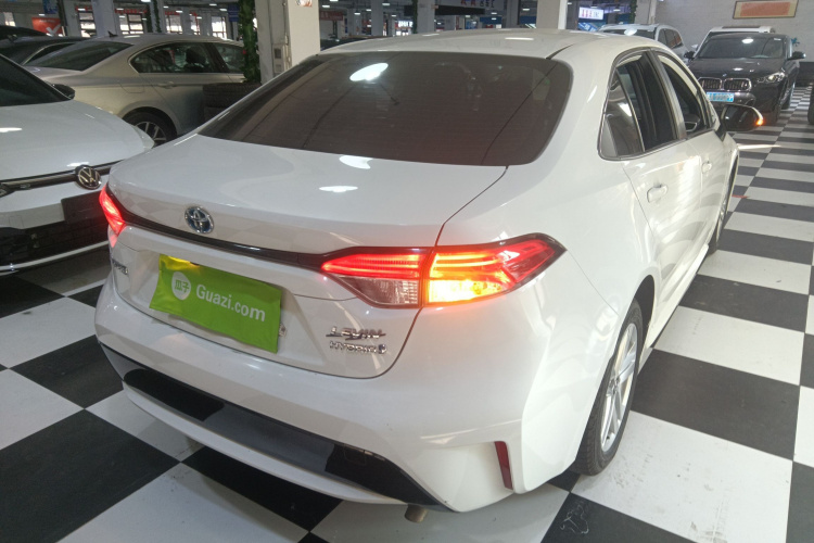 丰田 雷凌 2022款 双擎 1.8H E-CVT豪华版车身外观7