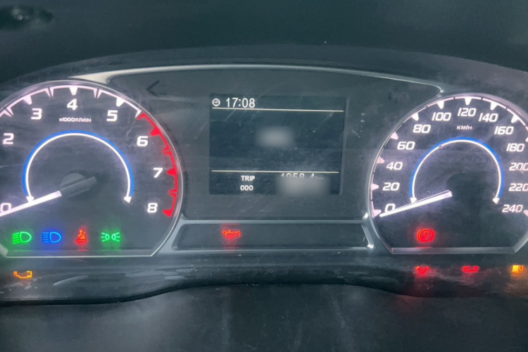 江铃 特顺 2019款 2.8T商运型短轴中顶6座国VI JX493局部细节14