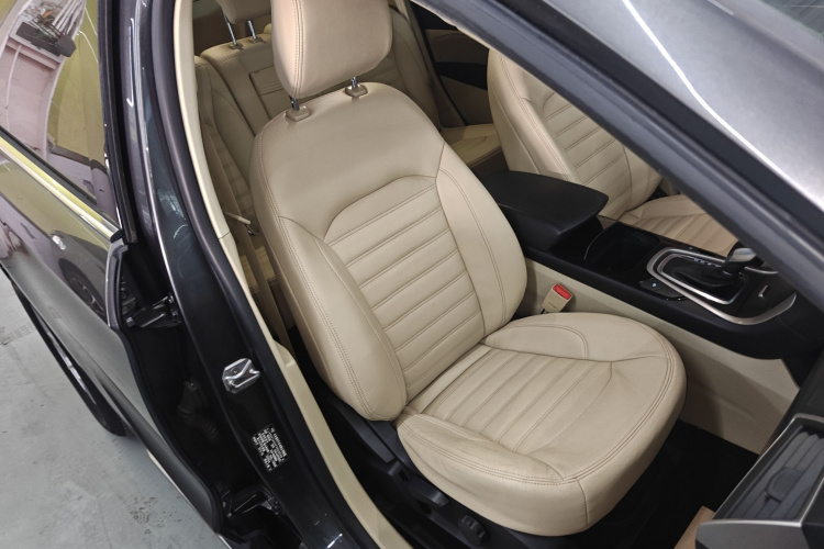 福特 锐界 2015款 2.0T GTDi 两驱精锐型局部细节41