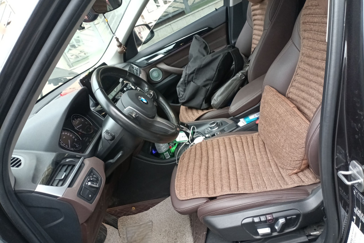 宝马X1 2022款 sDrive25Li 领先型中控内饰19