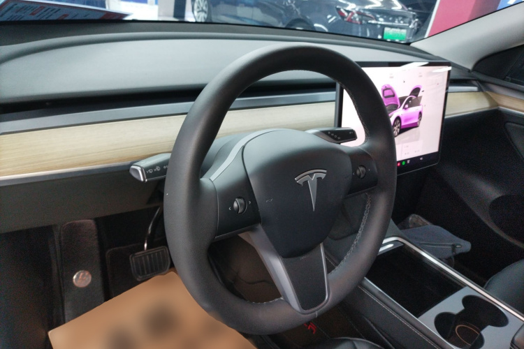 特斯拉 Model Y 2022款 改款 后轮驱动版中控内饰12