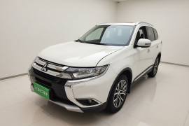 三菱 欧蓝德 2016款 2.4L 四驱豪华版 7座