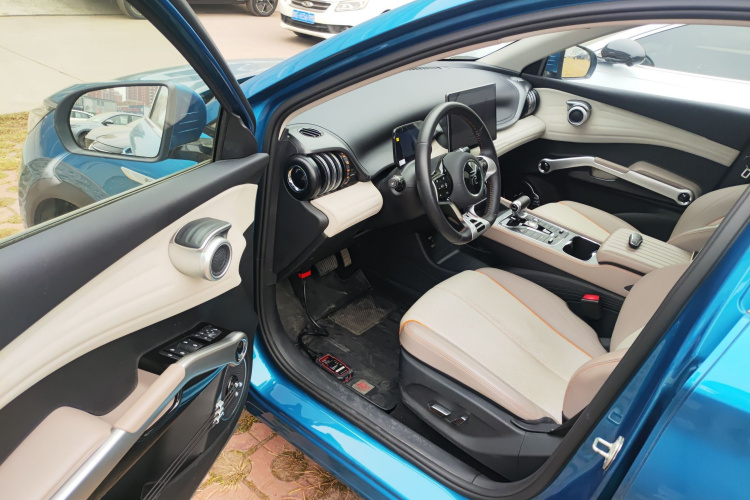 比亚迪 元PLUS 2023款 冠军版 510KM 超越型中控内饰7003