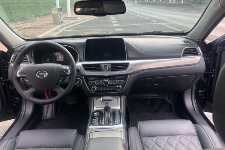 广汽传祺 传祺GA8 2017款 280T 尊享版中控内饰7001