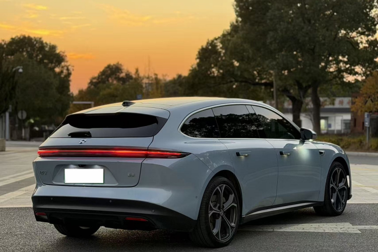 蔚来ET5T 2024款 75kWh Touring车身外观7