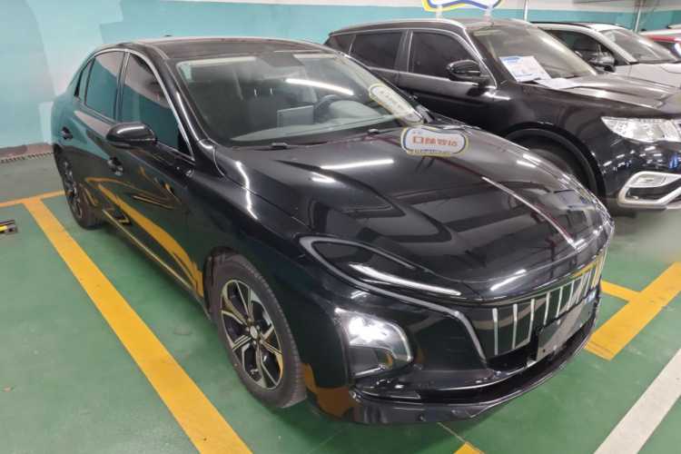 红旗E-QM5 2023款 改款 基础出行版车身外观3