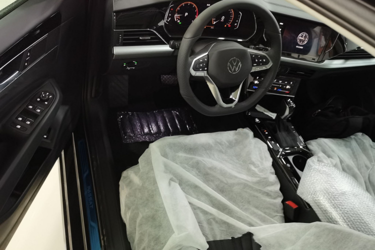 大众 帕萨特 2026款 出众款 330TSI 星空精英版中控内饰20