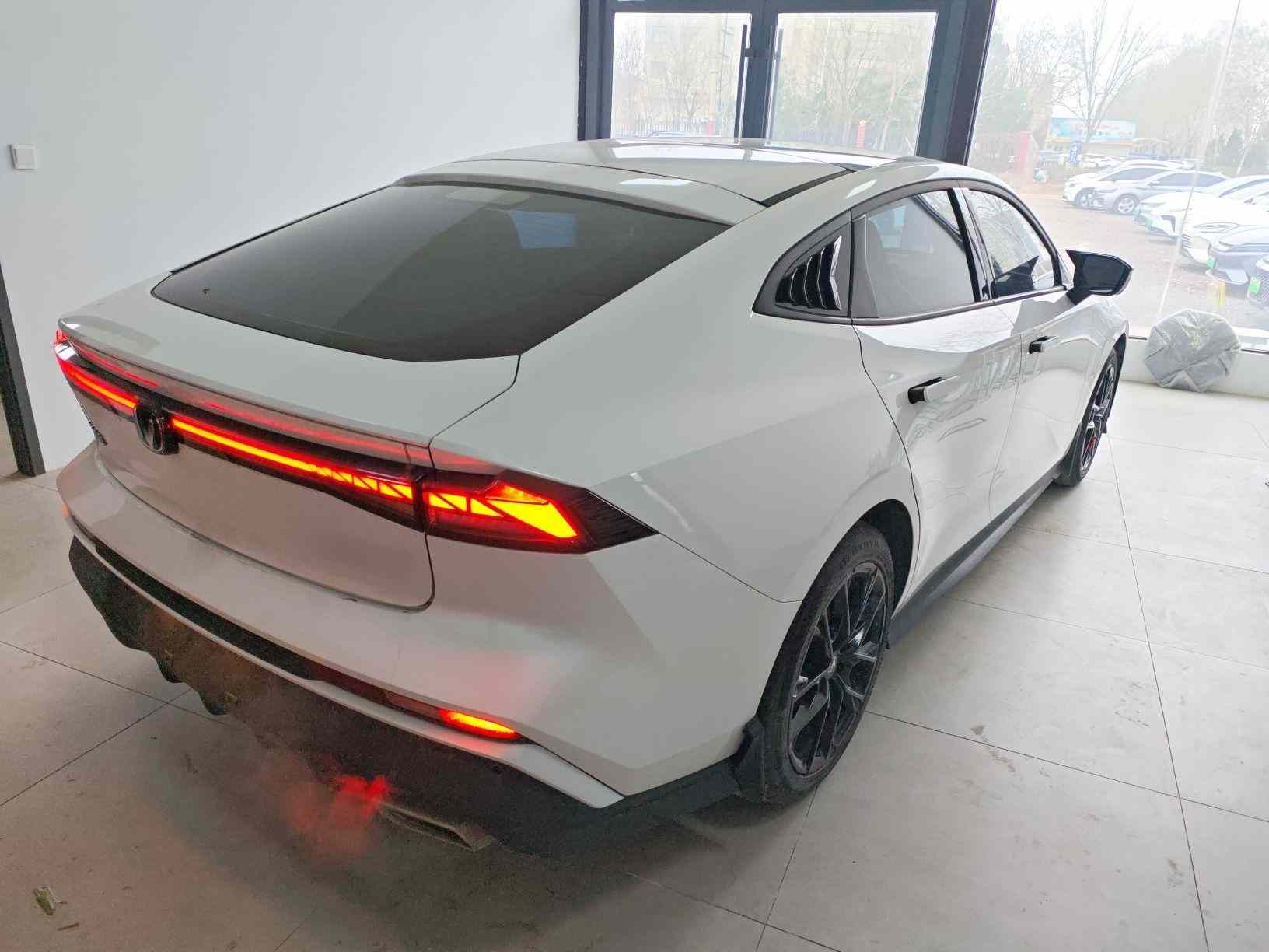 长安UNI-V 2024款 1.5T 尊贵型(5)
