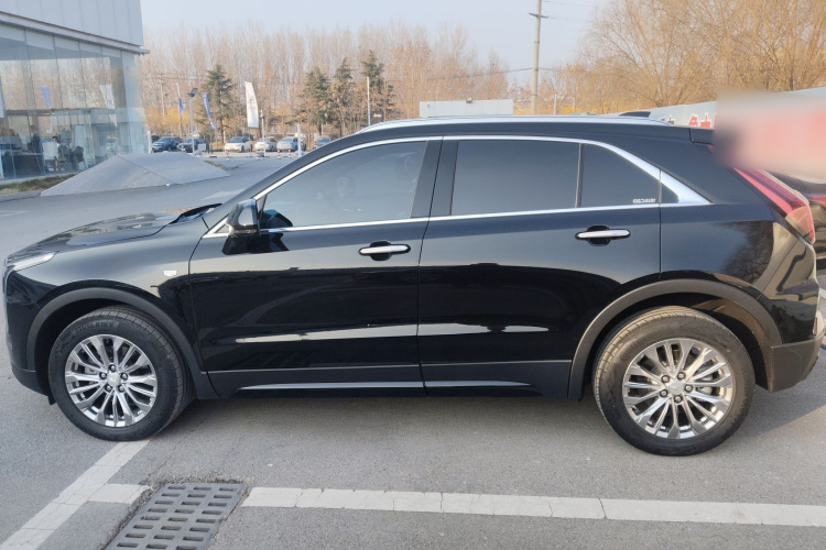凯迪拉克XT4 2024款 28T 两驱豪华型车身外观4