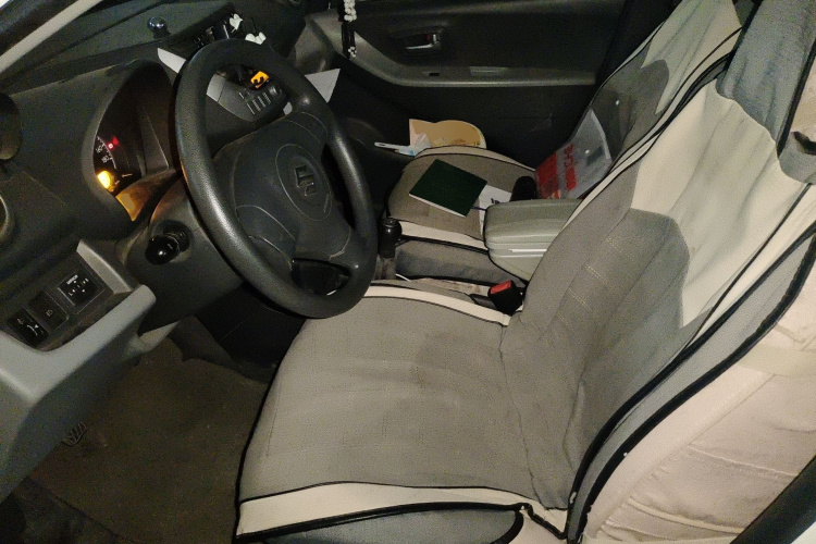 铃木 奥拓 2013款 1.0L 手动豪华型中控内饰19