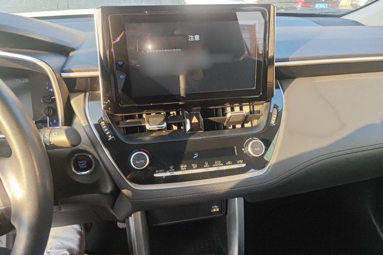 丰田 卡罗拉锐放 2022款 2.0L 旗舰版局部细节16