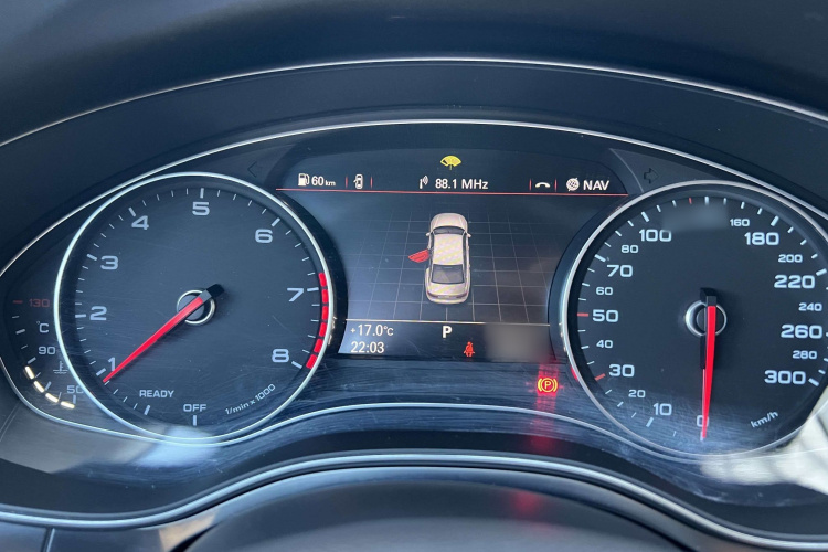 奥迪A6L 2018款 30周年年型 35 TFSI 时尚型局部细节14