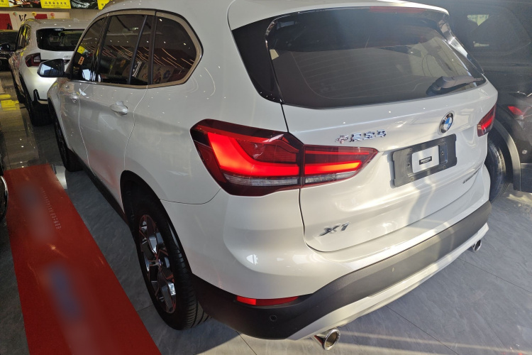 宝马X1 2022款 sDrive25Li 领先型车身外观4