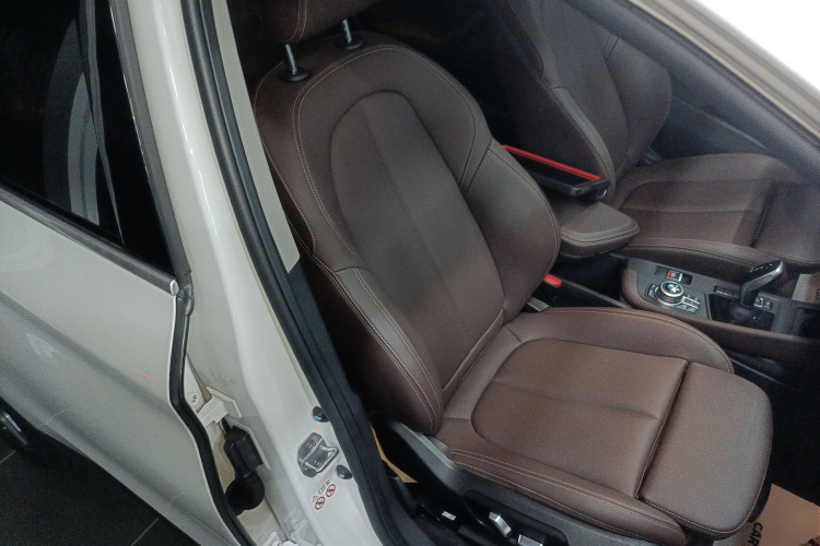 宝马X1 2021款 sDrive25Li 领先型局部细节41