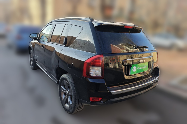 Jeep 指南者(进口) 2014款 改款 2.4L 四驱舒适版车身外观5