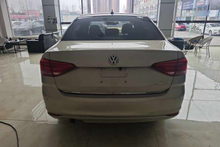 大众 朗逸 2017款 1.6L 自动舒适版车身外观6