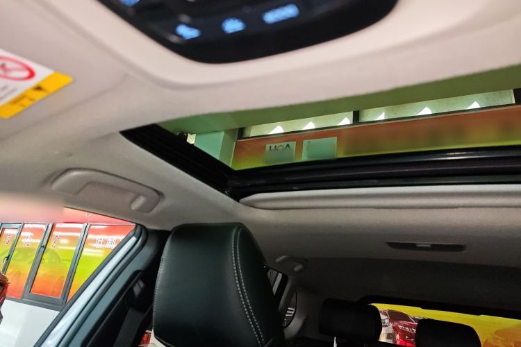 丰田 卡罗拉锐放 2022款 2.0L 豪华版局部细节22