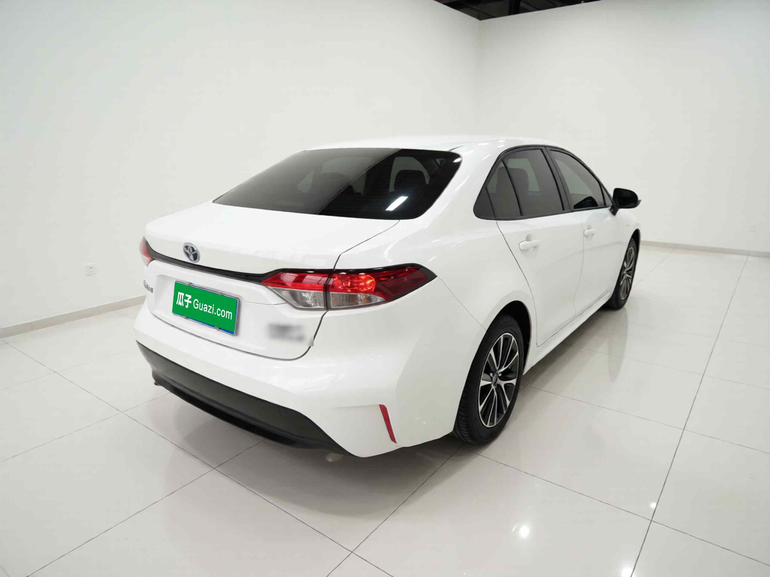 丰田 雷凌 2023款 智能电混双擎 1.8L 豪华版(5)