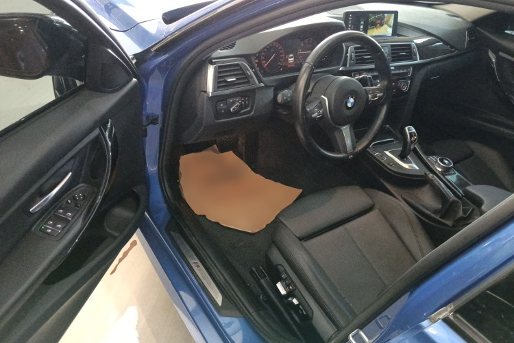 宝马3系 2019款 320Li M运动套装中控内饰7003