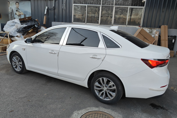 别克 英朗 2021款 改款 1.3T 自动轻混动精英型车身外观4