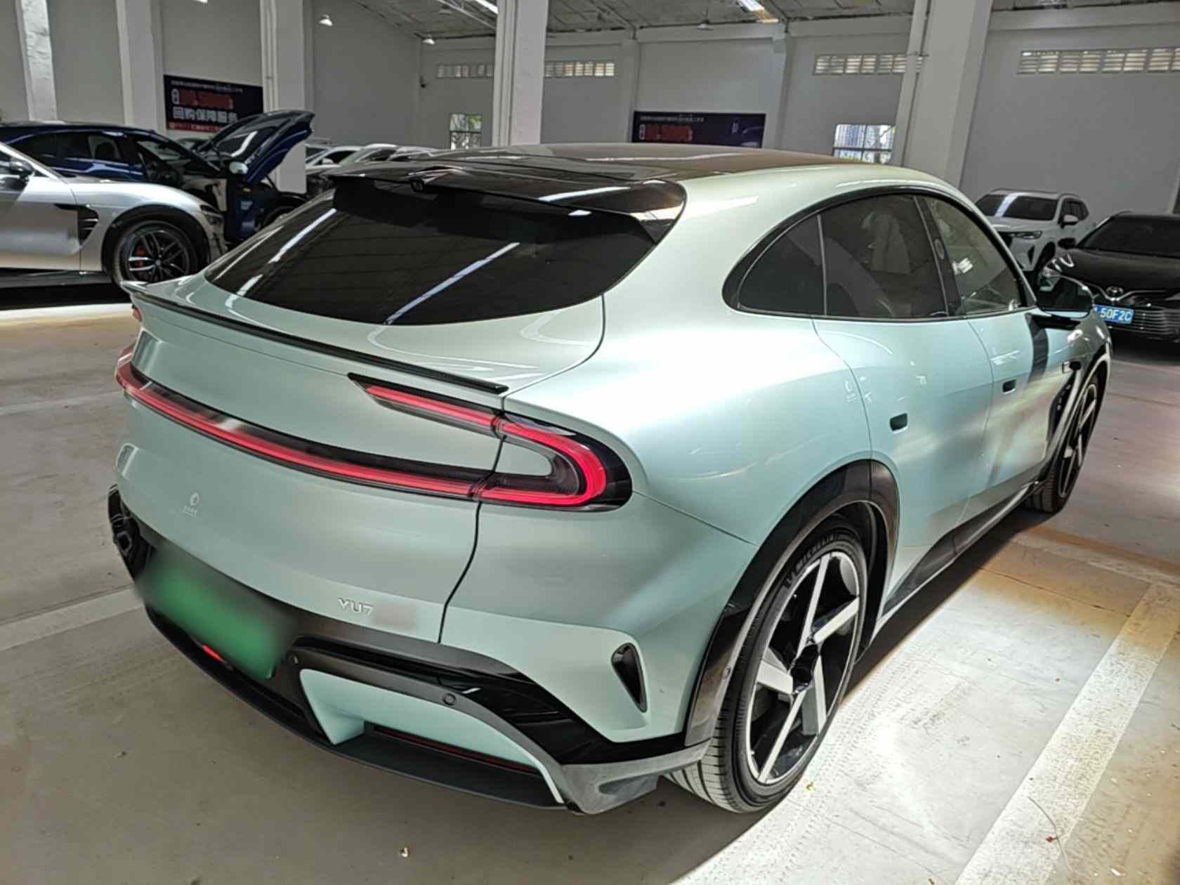 小米汽车 小米YU7 2025款 超长续航高性能四驱Max版(5)