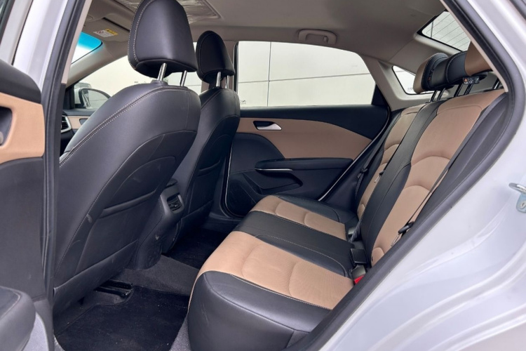 雪佛兰 科鲁泽 2022款 320 自动悦享天窗版中控内饰7007