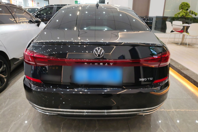 大众 帕萨特 2025款 出众款 380TSI 龙腾版车身外观6