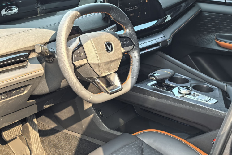 长安UNI-V 2023款 1.5T 智慧领航型中控内饰7001