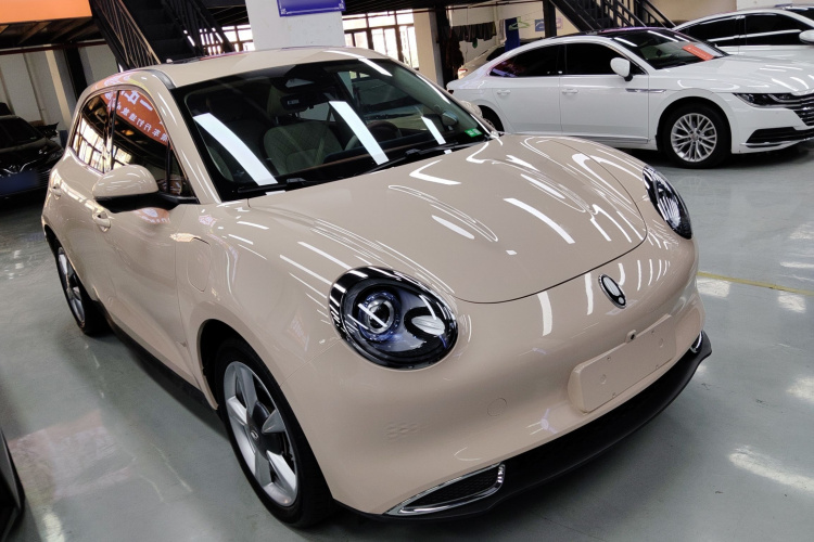 欧拉好猫 2023款 401km标准续航 尊荣型 磷酸铁锂车身外观6002