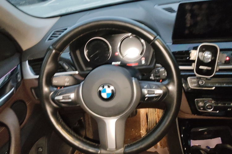 宝马X1 2020款 sDrive20Li 尊享型中控内饰13