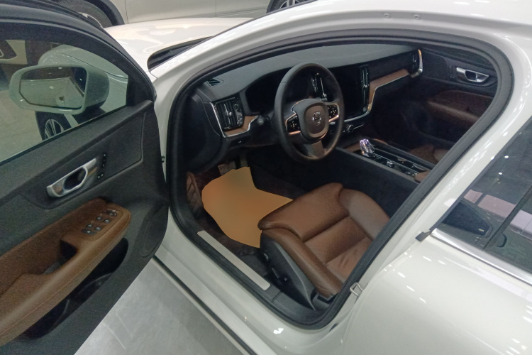 沃尔沃S60 2024款 B4 智远豪华版中控内饰7003