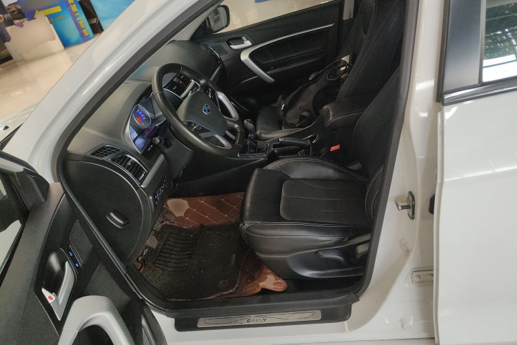 吉利汽车 帝豪 2016款 三厢 1.5L 手动向上版中控内饰19