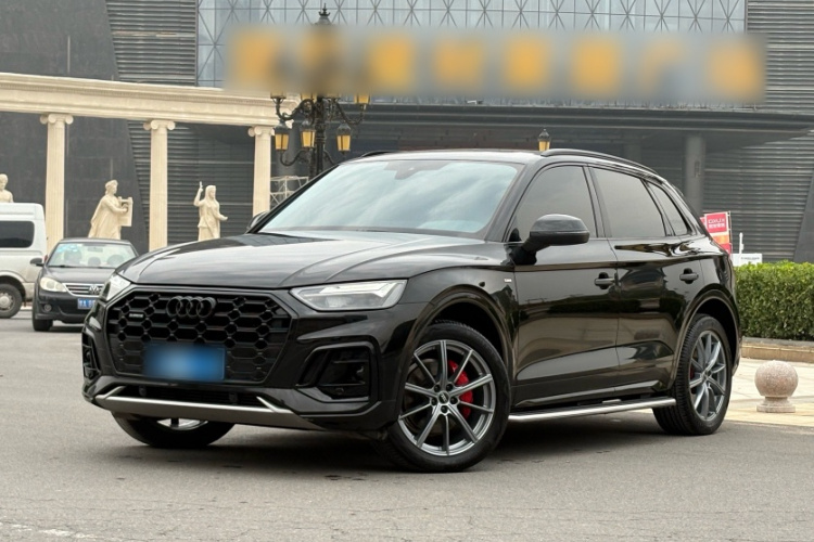 奥迪Q5L 2022款 45T 豪华动感型车身外观1