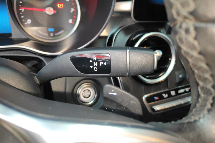 奔驰C级 2019款 C 260 L 运动版局部细节18