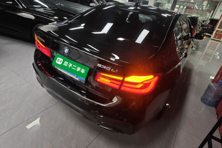 宝马5系 2018款 改款 530Li 领先型 M运动套装车身外观7